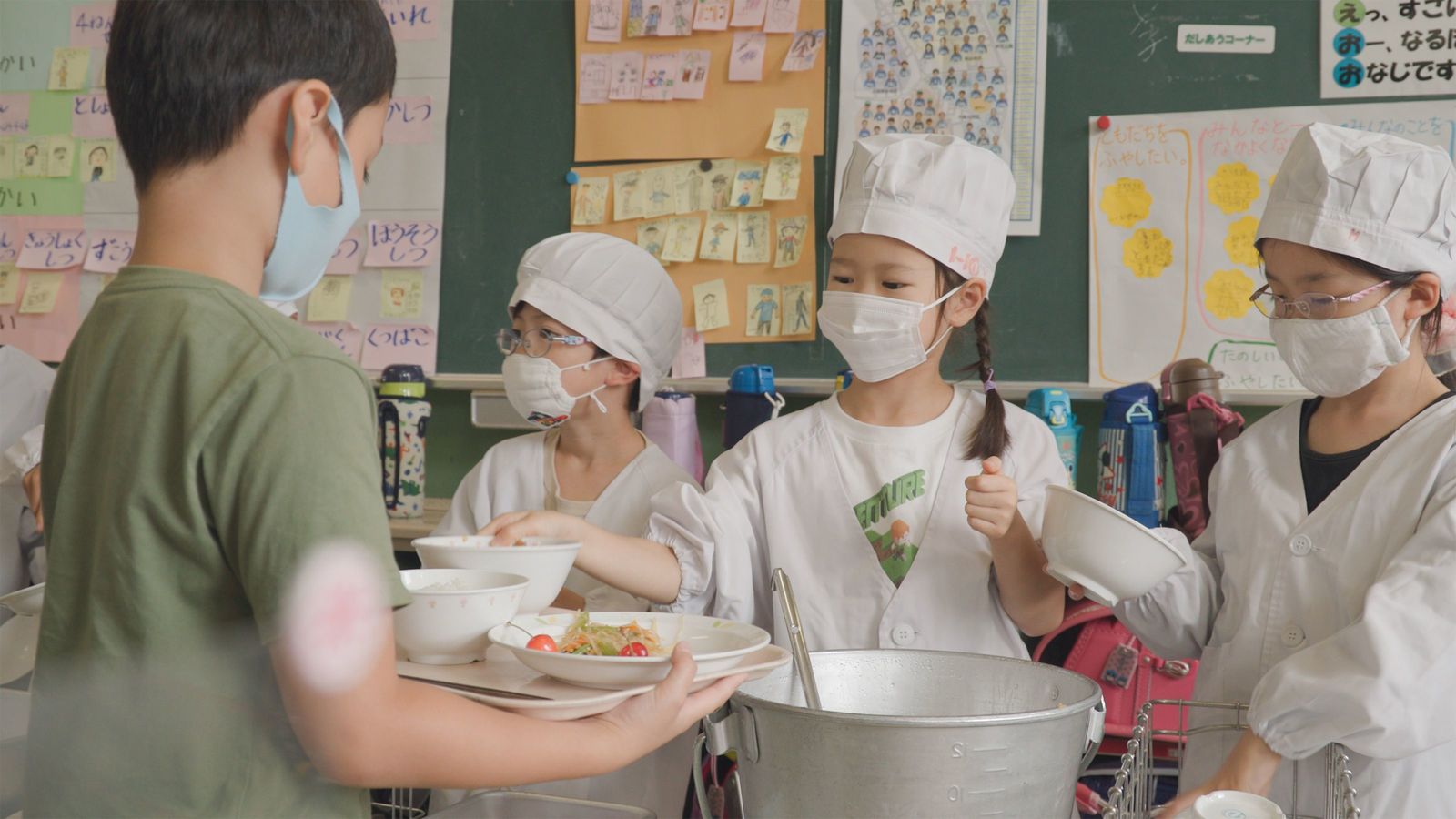 ｢小学生が教室を掃除するなんて｣世界が驚嘆…米アカデミー賞候補ドキュメンタリーが映した日本の普通の光景 『小学校～それは小さな社会～』の山崎エマ監督が伝えたかったこと