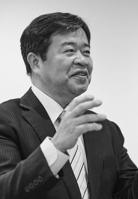 竹内雅彦（たけうち・まさひこ） 東海大学海洋学部船舶工学科卒業後、1993年西川産業に入社。営業本部営業戦略室課長、執行役員営業企画室室長、取締役上席執行役員営業統括、執行役員西日本営業統括などを経て、2026年より現職。