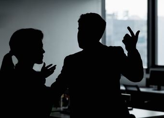 「パワハラで糾弾→メール謝罪」は間違い