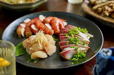 力強い味わいに酒が進む"酔っぱらい刺身"
