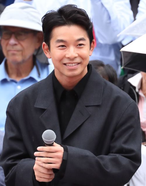 名古屋まつりでの「豊臣兄弟!」豊臣秀長役・仲野太賀。2025年10月19日、名古屋市