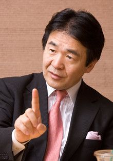 <strong>竹中平蔵</strong>●慶應義塾大学教授、グローバルセキュリティ研究所所長。1951年生まれ。一橋大学経済学部卒。日本開発銀行、慶應義塾大学総合学部教授などを経て、2001年小泉内閣で経済財政政策担当大臣。02年金融担当大臣、04年郵政民営化担当大臣を兼務。05年総務大臣。04年には参議院議員当選。近著に『竹中式マトリクス勉強法』がある。