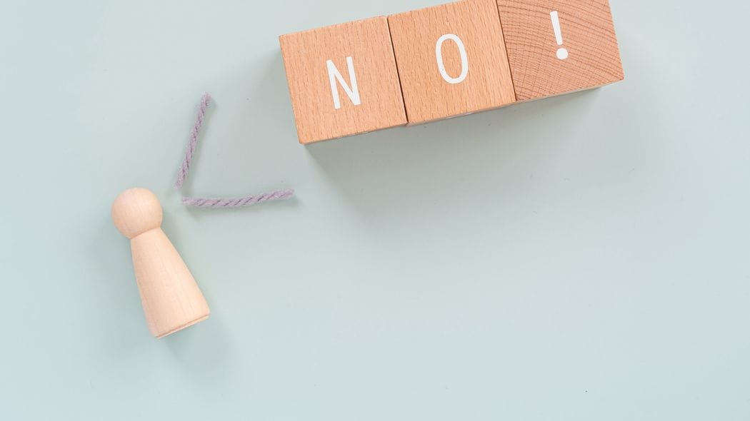 人と反対のことを主張して｢賢いことを言った気｣になっている…そんな"困った上司"にイライラしない方法 あからさまな嫌がらせをするタイプはまだマシ