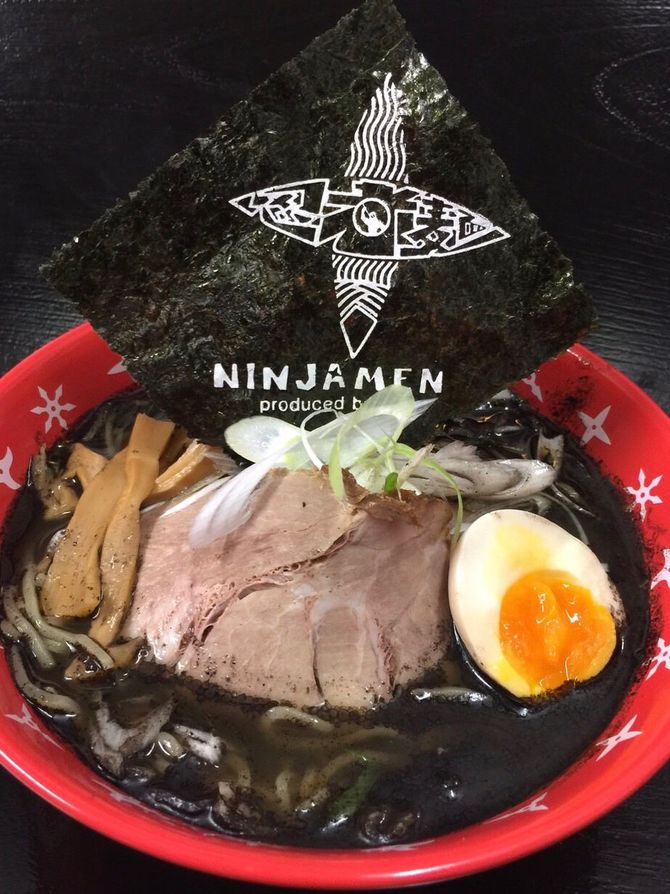 電子レンジで作れるインスタント生ラーメン「忍者麺」