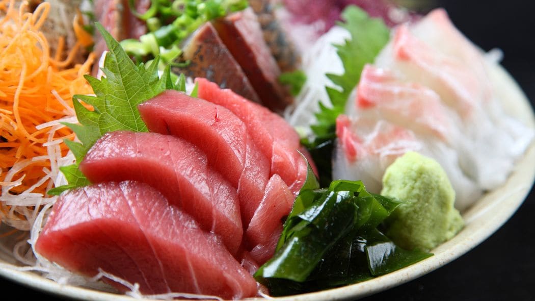 魚に寄生したアニサキスは目視ではわからない…管理栄養士が実践｢食中毒｣を避ける"必須アイテム"と調理法 アニサキスアレルギーのリスクは生涯続く