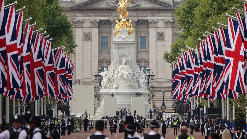 70年間待った男､チャールズ3世――新英国王の素顔とこれまでの歩み ダイアナ妃との破局とその悲劇的な死を乗り越えた新国王