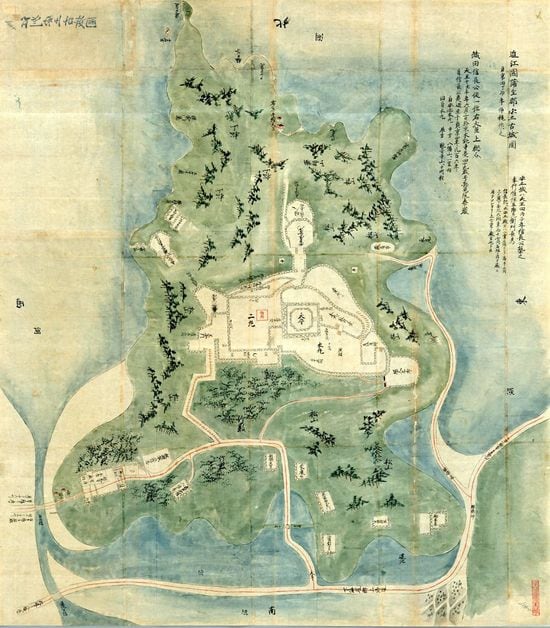 『江州安土古城図』には天主の他、「家康公」「羽柴秀吉」らの屋敷もあるが、江戸時代に推定で描かれた絵図になので、史実とはいえない。