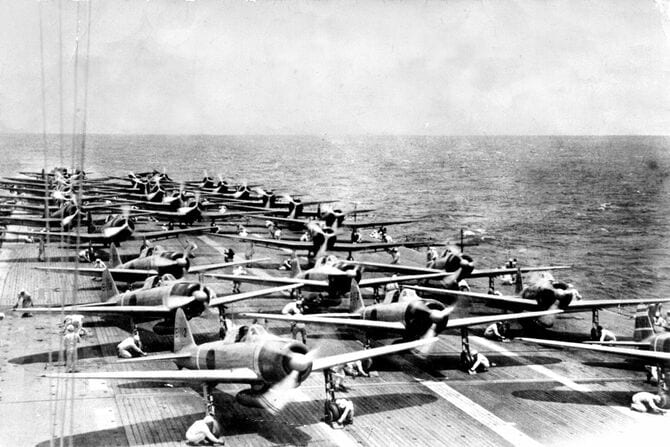 空母「赤城」上の零戦(1942年06月30日)