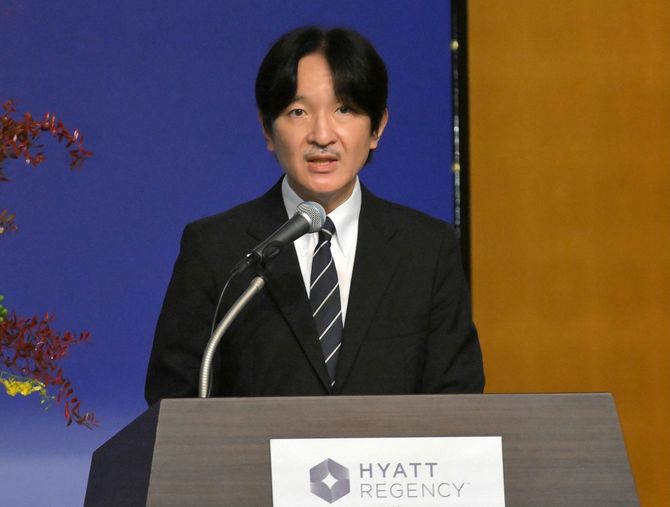 全国国立大学附属学校PTA連合会創立70周年記念式典で、あいさつされる秋篠宮さま＝2022年9月30日、東京都新宿区［代表撮影］