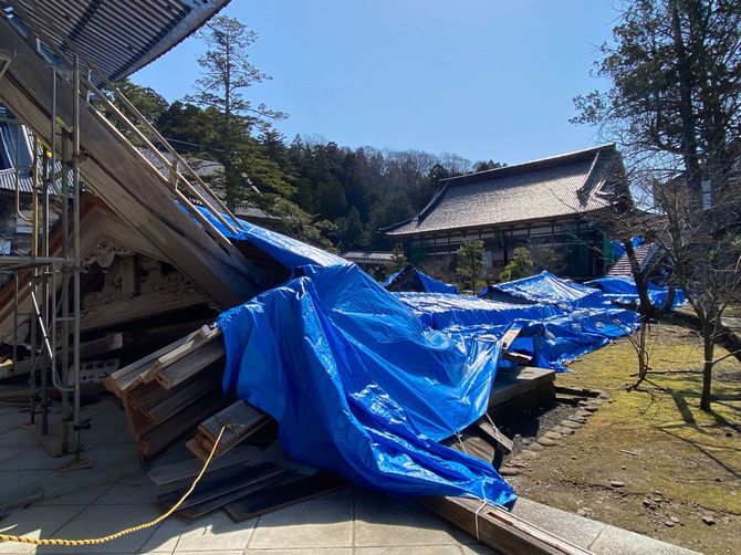 總持寺祖院の回廊も倒れた