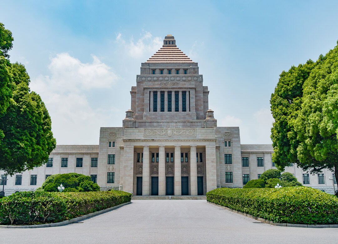 ブラック職場 国会議員秘書 の異常な世界 それでも残る人は どこが違うのか President Online プレジデントオンライン