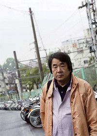 <strong>北上次郎</strong>●1946年、東京都生まれ。明治大学文学部卒。本名は目黒考二。76年4月に椎名誠を編集長に「本の雑誌」を創刊して発行人を務める。創刊当時から書評を担当して、ペンネームの北上次郎名で『冒険小説論――100年の変遷』（日本推理作家協会賞受賞作全集）、『ベストミステリー大全』など多くの著作を発表する。趣味は、競馬。