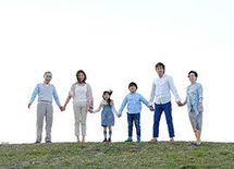 祖父母から孫へ。「教育資金贈与」より「暦年贈与」がトク？