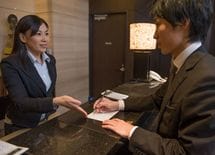 アパ代表"3倍給料払い5倍の仕事を期待"