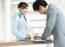 "受付嬢が美人"で不採用 広報マンの後悔