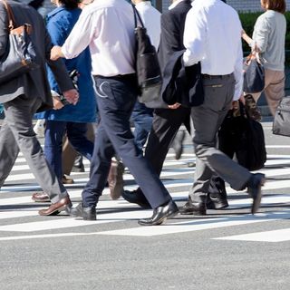 精神科医が分析 女性蔑視的な言動 でトラブルを起こす人の特徴 無力なのに強く生きろと求められる President Online プレジデントオンライン