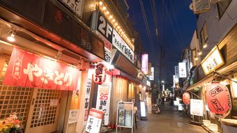 ｢あの男はつき合いがいい｣には軽蔑が含まれる