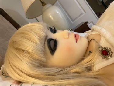 女性客が60万円超の｢人形｣にハマる…派手な中国製とは全然違う｢日本製