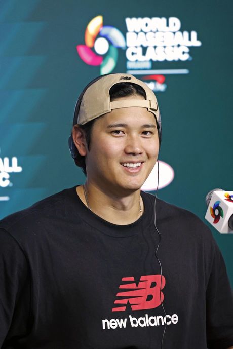 記者会見するWBC日本代表の大谷翔平＝2026年3月12日、マイアミ（共同）