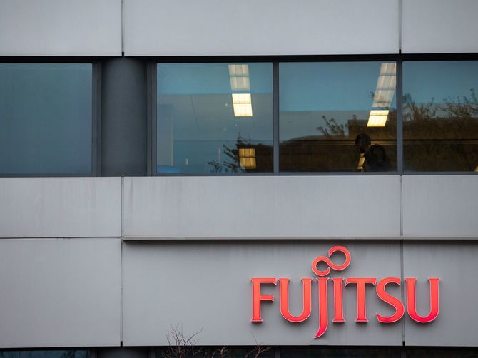 富士通に責任をなすりつけようとしている