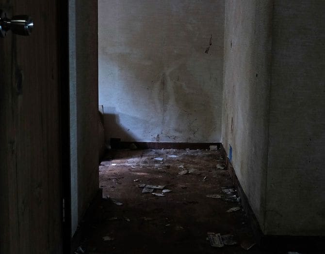 3日間の作業を終えた廊下。ここにもうずたかくごみが積まれていた。