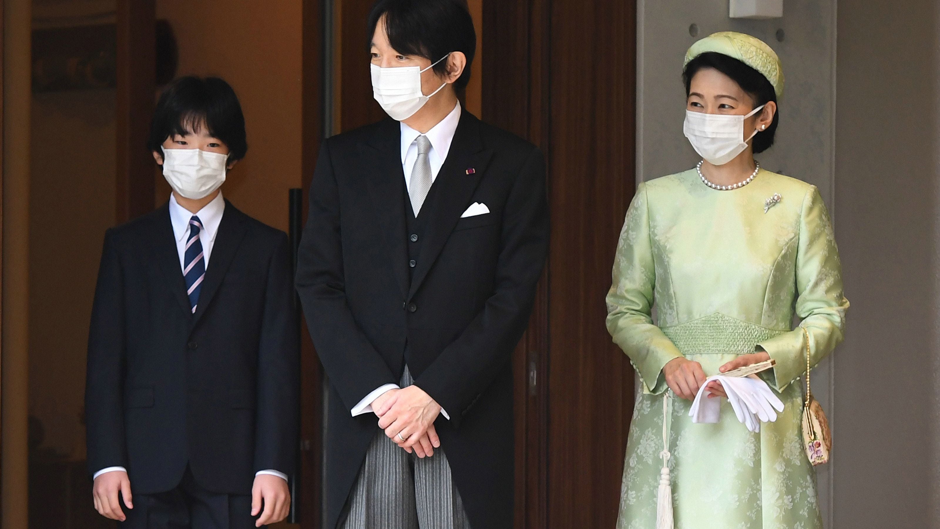 学習院より東大で学びたい 悠仁さまの進学報道に宮内庁が異例のクレームをつけた意味 秋篠宮家にとって 試練の春 が来る President Online プレジデントオンライン