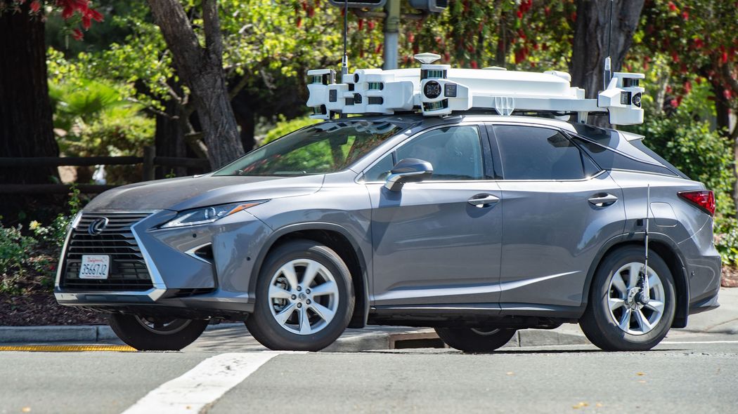 テスラやアップルのEVに､トヨタのハイブリッドはいつまで対抗できるか トヨタは｢NTTの教訓｣を活かせるか