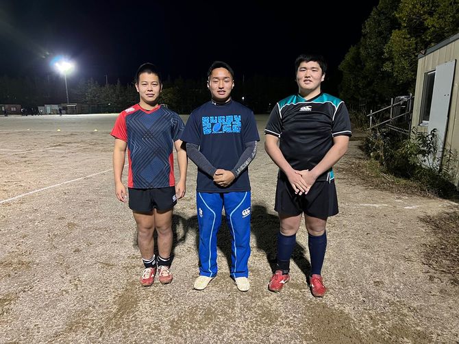 右から吉田副将、木田主将、石川副将