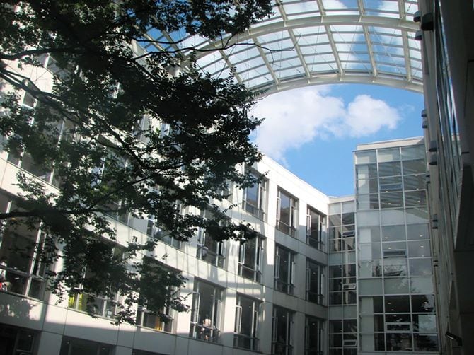 開成中学校の校舎