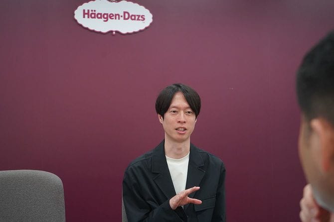 「バニラvsザ・ミルク」のキャンペーンについて語る藤江さん