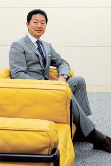 <strong>スクウェア・エニックス 和田洋一社長</strong>●1959年、愛知県生まれ。84年東京大学法学部卒、野村証券入社。主計部など6つの部署を経験。2000年スクウェア取締役に。01年社長就任。03年エニックスと合併。08年持ち株会社発足によりスクウェア・エニックスHD社長。06年より業界団体のコンピュータエンターテインメント協会会長。