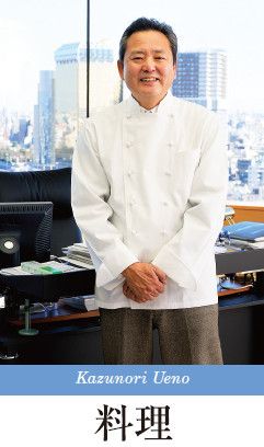 <strong>バンダイ社長 上野和典</strong>●1953年、神奈川県生まれ。77年武蔵工業大学工学部卒業、バンダイ入社。2001年取締役、03年常務、05年社長。親会社バンダイナムコHDの取締役も務める。開発畑が長くイラストも得意。アウトドアにも詳しい。モットーは「走りながら考える」。