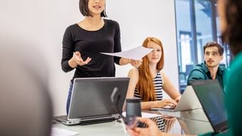 海外に出たくなるわ…｢大卒初任給が4倍も違う｣偏差値だけで日本の大学を選ぶ高校生を待つ"残酷な現実"