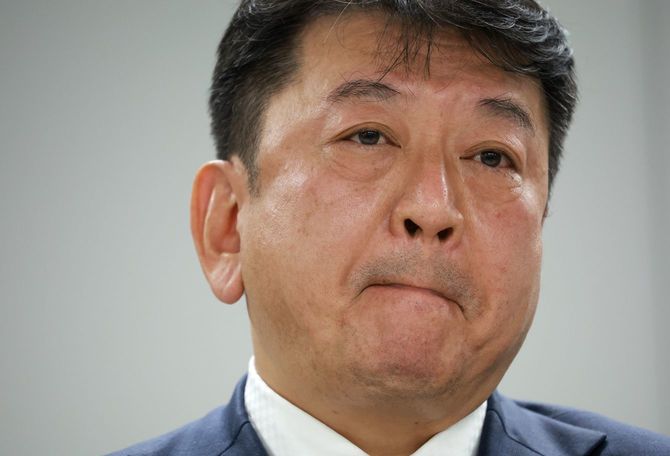 記者会見で、厳しい表情を見せる東京電力ホールディングスの小早川智明社長=2023年1月23日、東京都千代田区