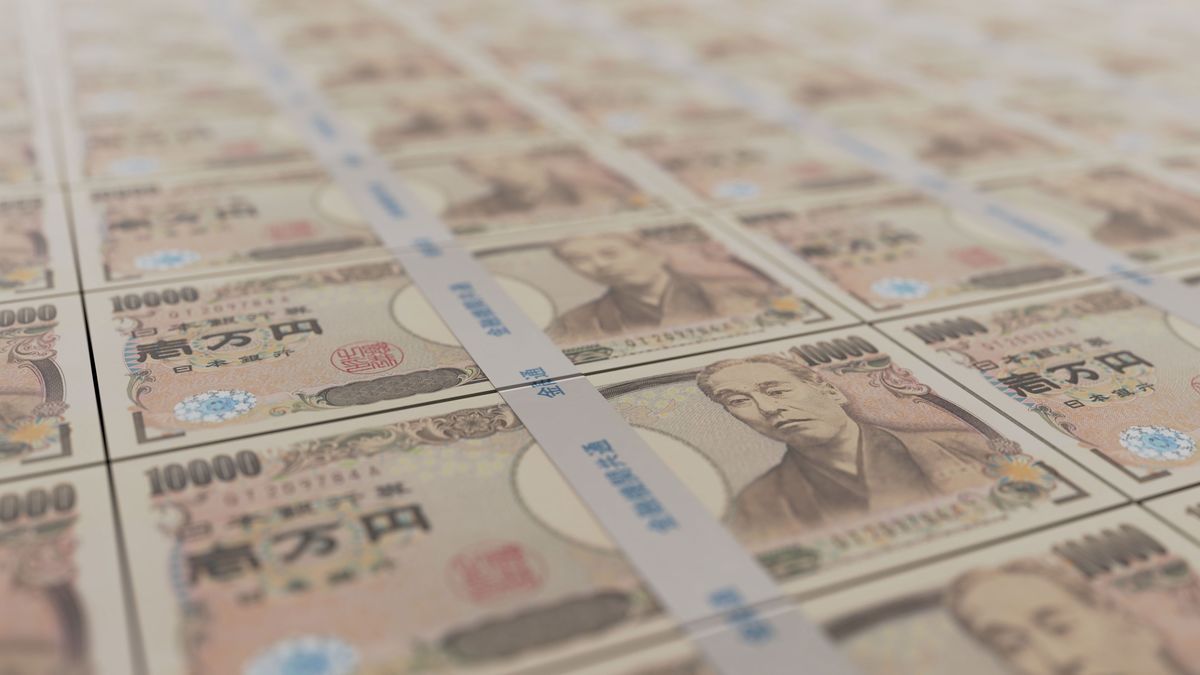 1万円札の束