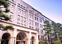 霞が関では「長」が付くと仕事の鬼になる