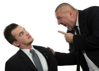 マウンティングばかりする先輩の思考回路