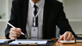 ｢これぐらい知ってますよね｣金融マンの高圧的説明に流されない…元国税専門官が教える"金利のポイント"