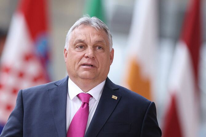 欧州（EU）理事会特別会合に参加するハンガリーのヴィクトール・オルバン首相＝5月30日、ブリュッセル