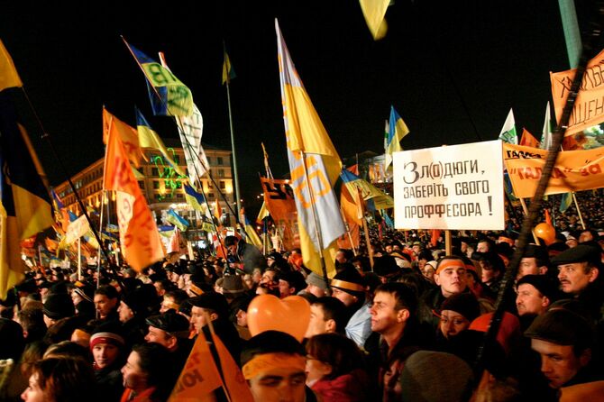 2004年12月3日、キエフ・ウクライナで行われた大統領選挙の結果に対しての一連の抗議行動——オレンジ革命