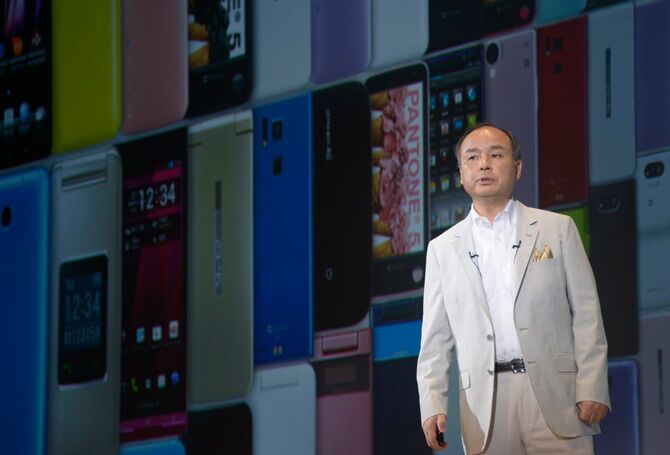 ソフトバンク、放射線測定できるスマホなど4機種を発表