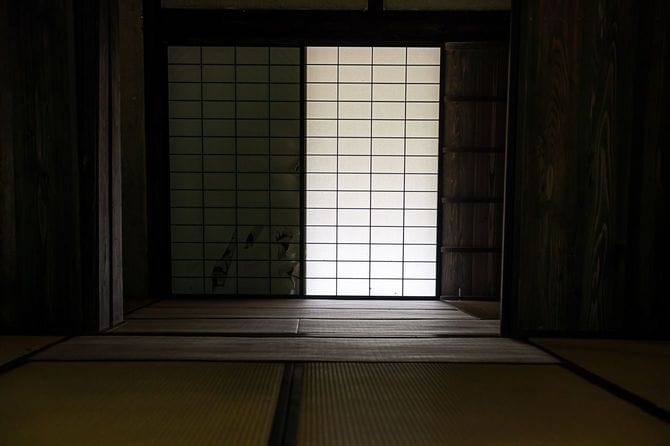 古い家屋の和室