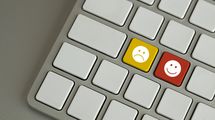 絵文字を送るよりずっと効果的…仕事のデキる人が｢3回に1回｣メール･チャットの文末に入れているひと言