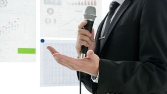 ウォーキングでも仮眠でもない…元劇団四季で主役を張った役者が本番前に欠かさない｢緊張を一瞬で消す習慣｣