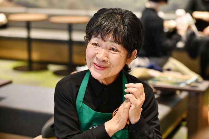 スターバックスのスタッフで最年長の山田勝子さん
