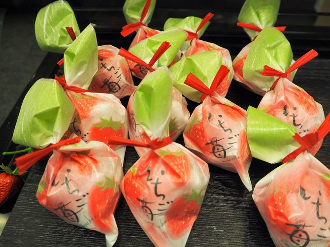 いちご大福のパッケージもかわいらしい