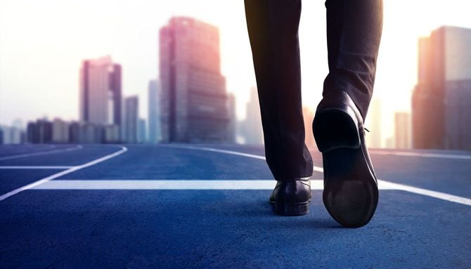 開始、競争の概念