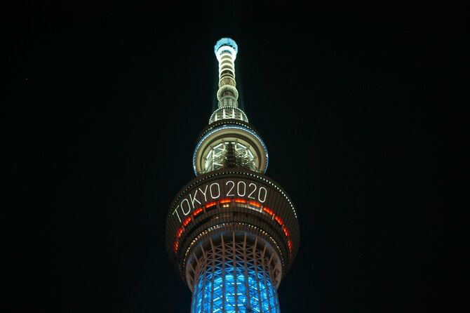 TOKYO2020とライトアップされたスカイツリー