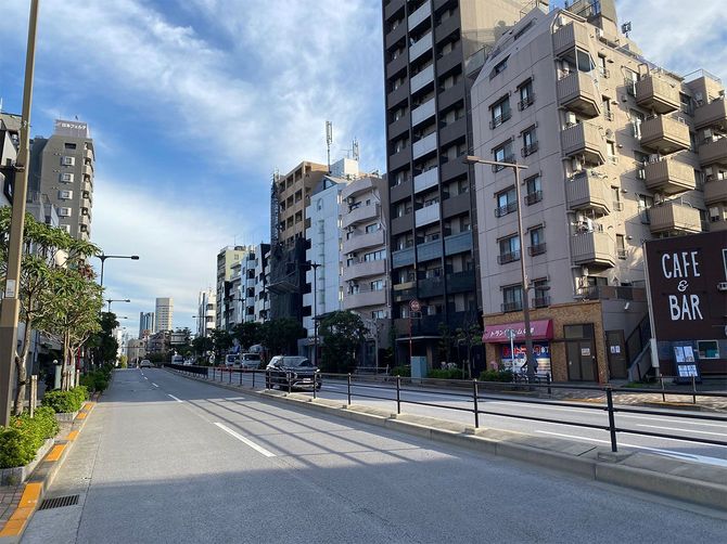 新宿区内の環状3号線(外苑東通り)
