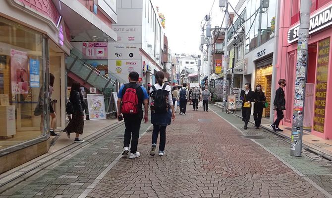 空いている竹下通り。買物はしやすいです